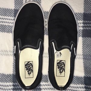 Black slip-on vans 🖤